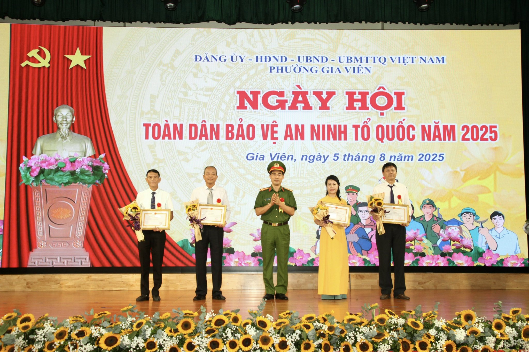 “Ngày hội toàn dân bảo vệ an ninh Tổ quốc” điểm năm 2025 phường Gia Viên